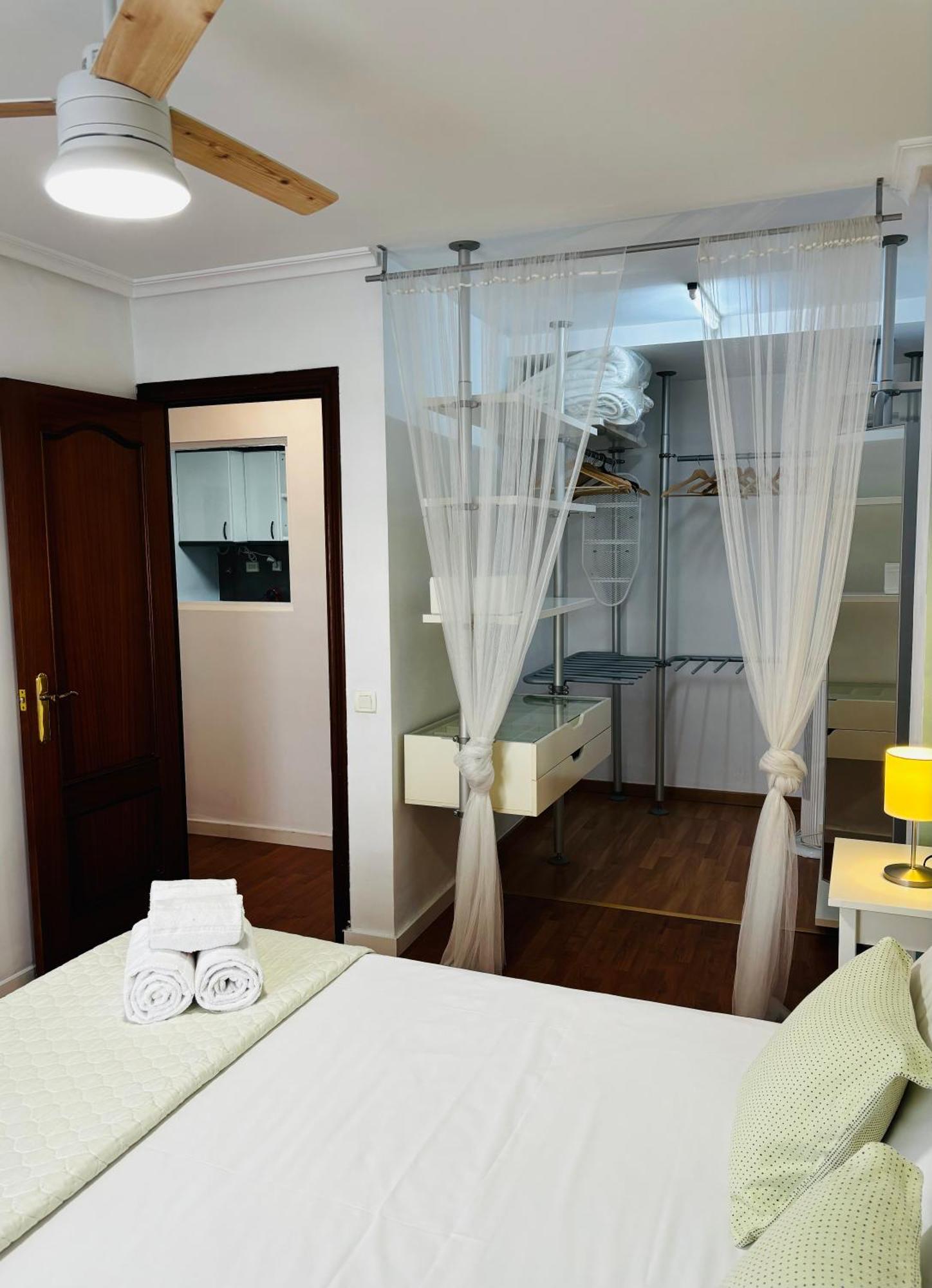 Travel Habitat Mestalla Valencia Eksteriør billede