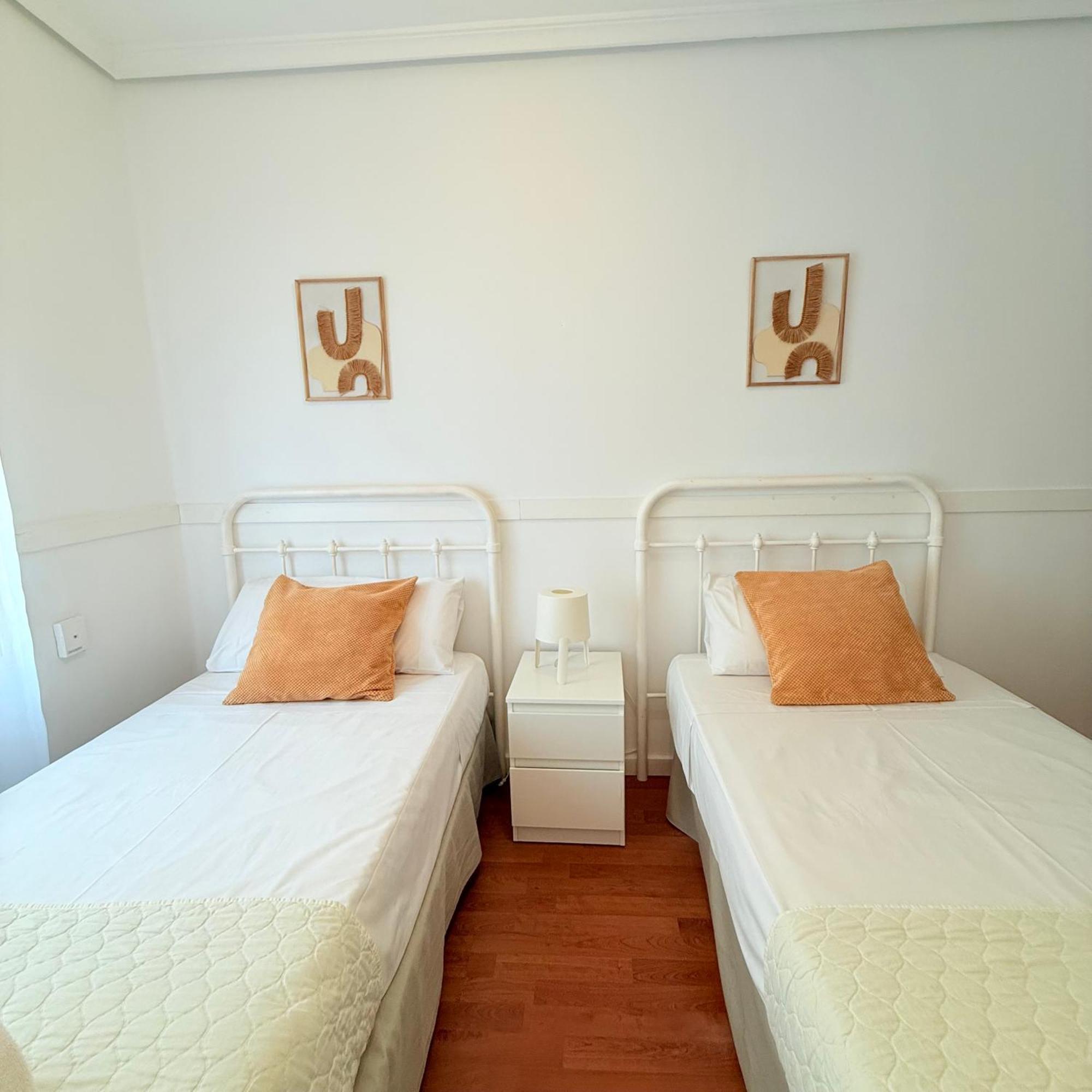 Travel Habitat Mestalla Valencia Eksteriør billede