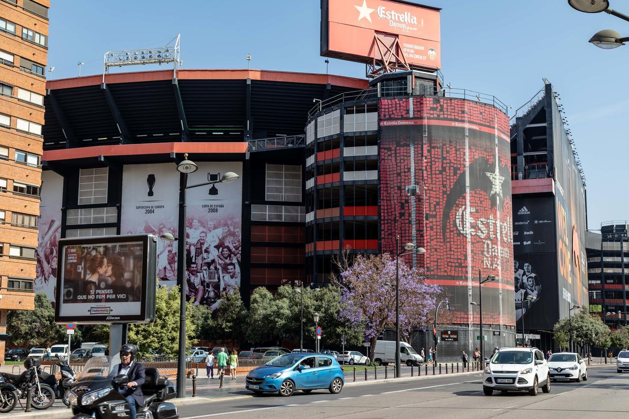 Travel Habitat Mestalla Valencia Eksteriør billede